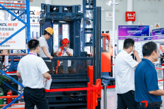 步改变着保守物风行业的运做模式